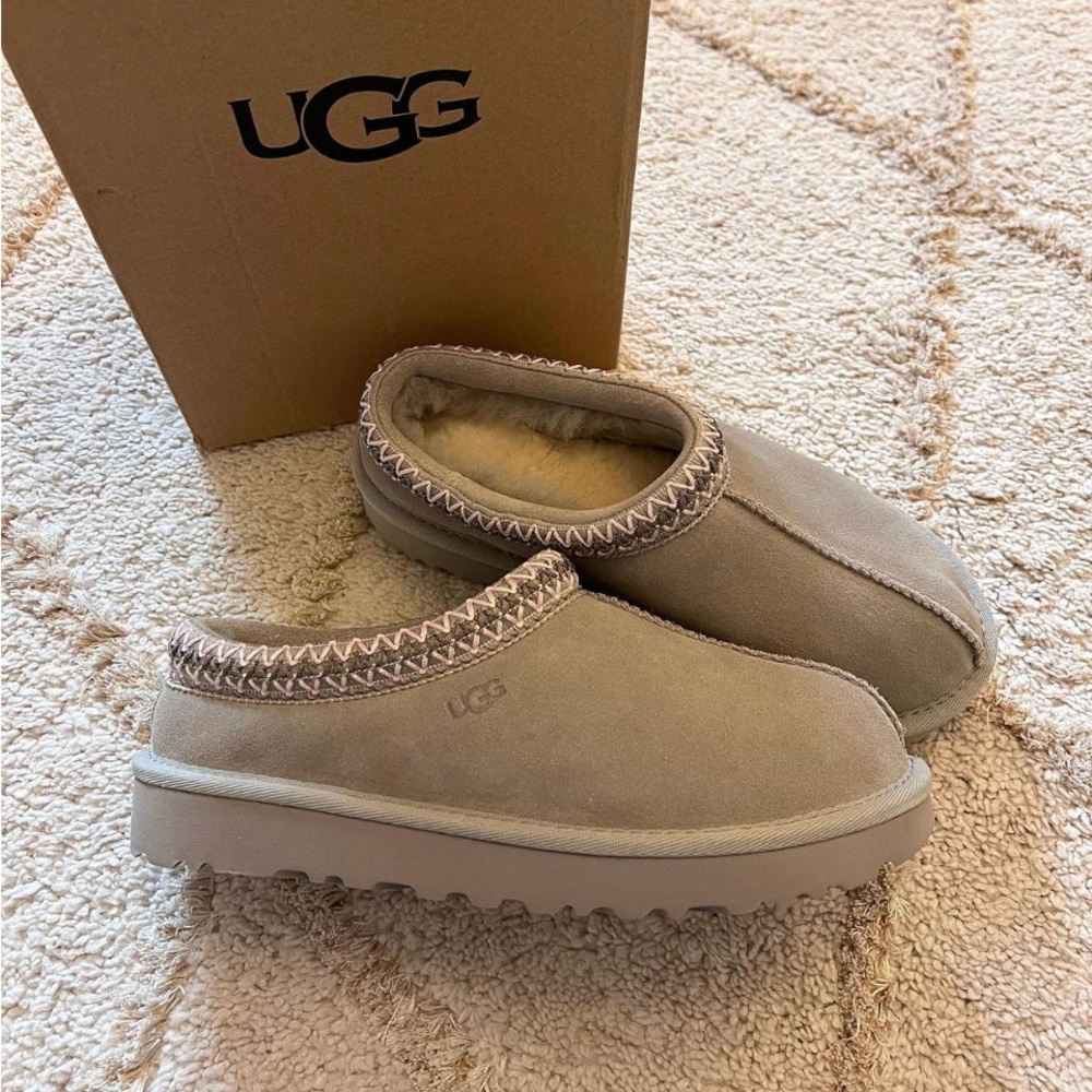UGG Tasman Slipper 5955-GOA womens sz. （Ships out in one day） - Picture 4 of 8